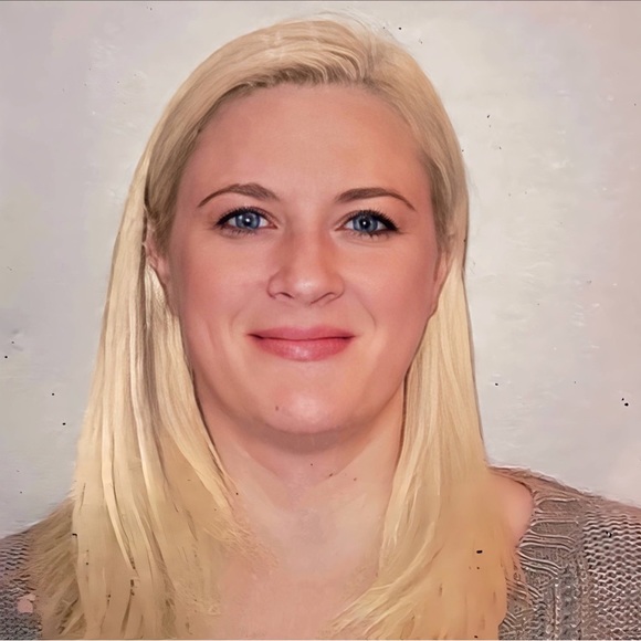 Meet your Posher, Lisa - Picture 4 of 7